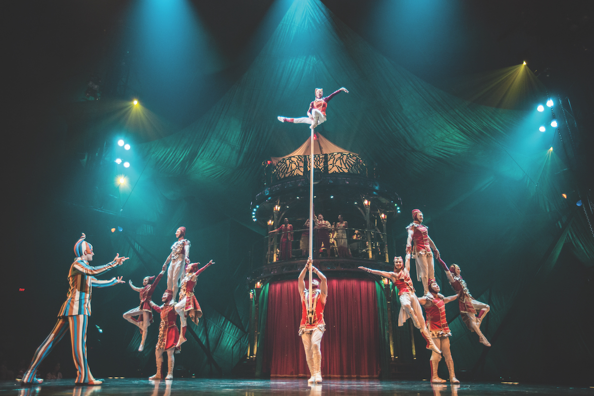 Cirque du Soleil performaners