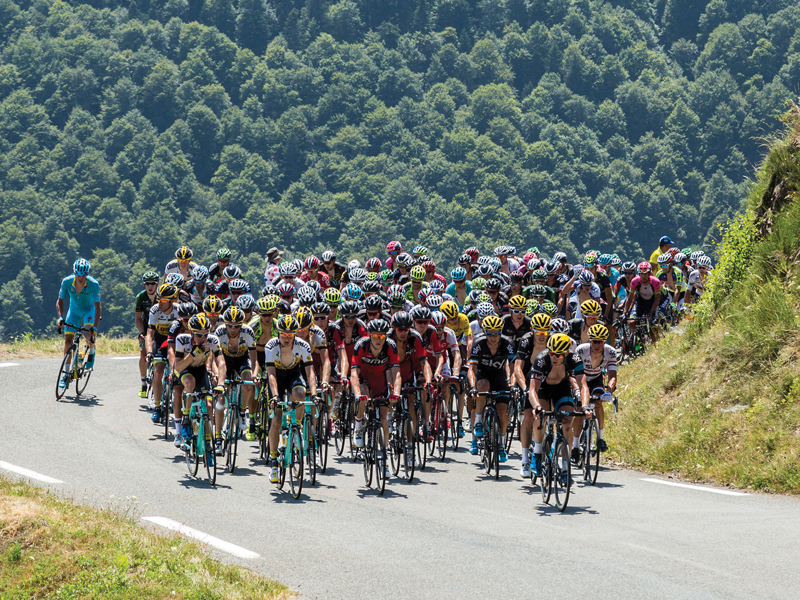 Tour de France: More dealing than wheeling