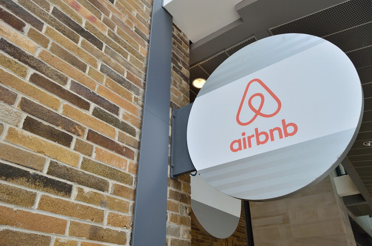 Airbnb Airbnb sign