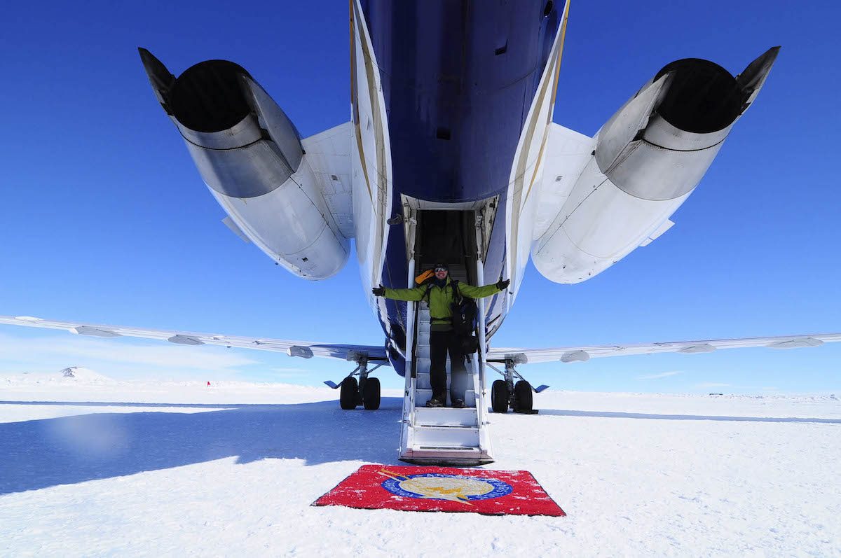 White-Desert-plane-landing