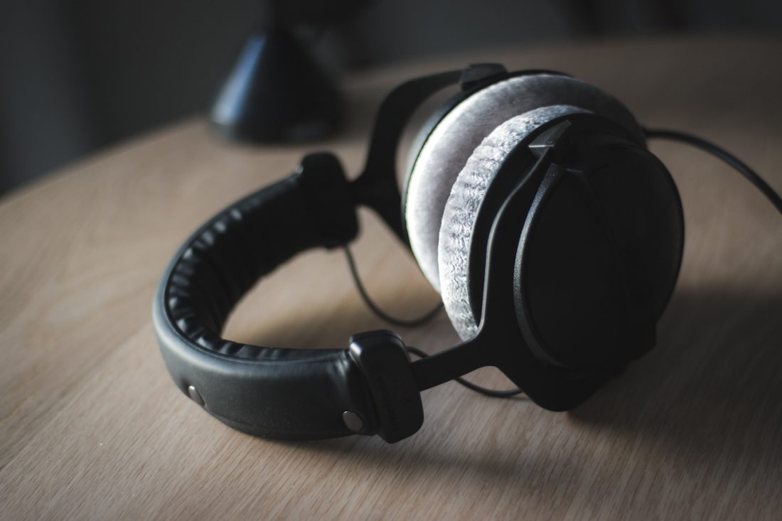 Generic-headphones Generic headphones