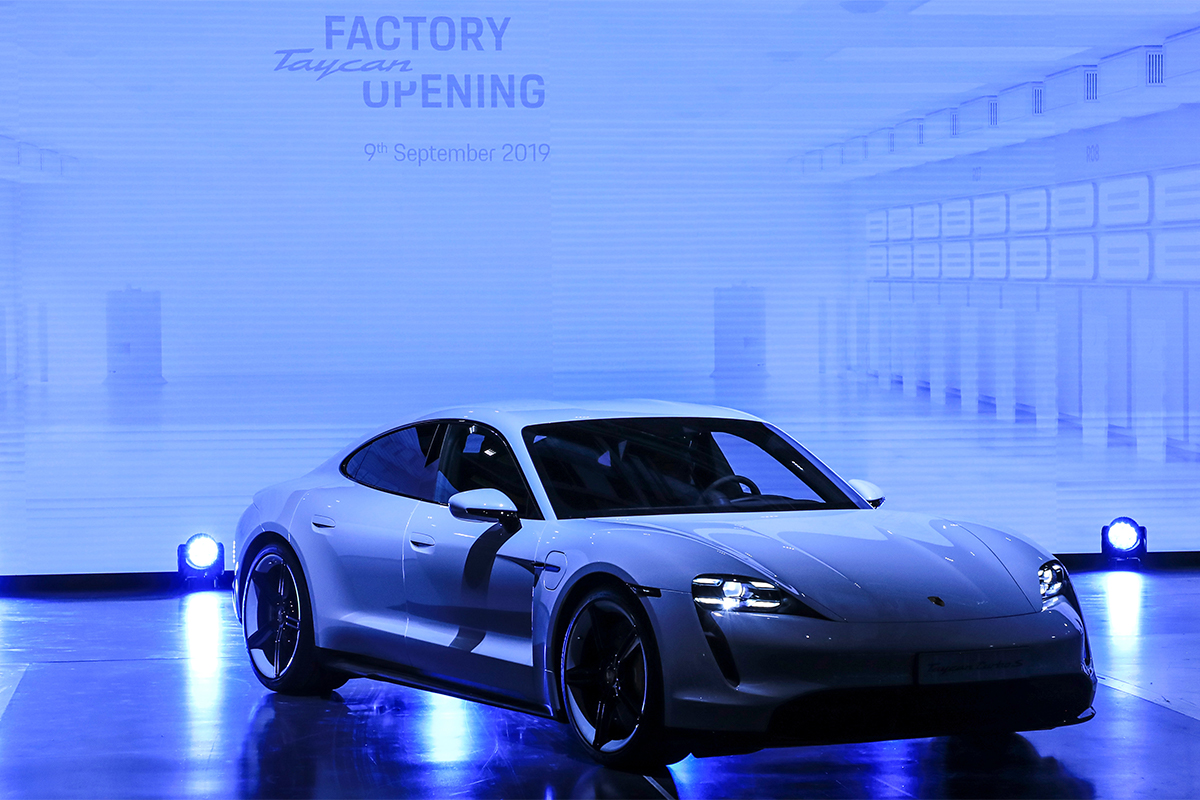 taycan_turbo_s_factory_opening_porsche