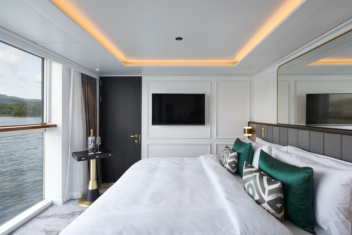 Crystal Bach bedroom Suite