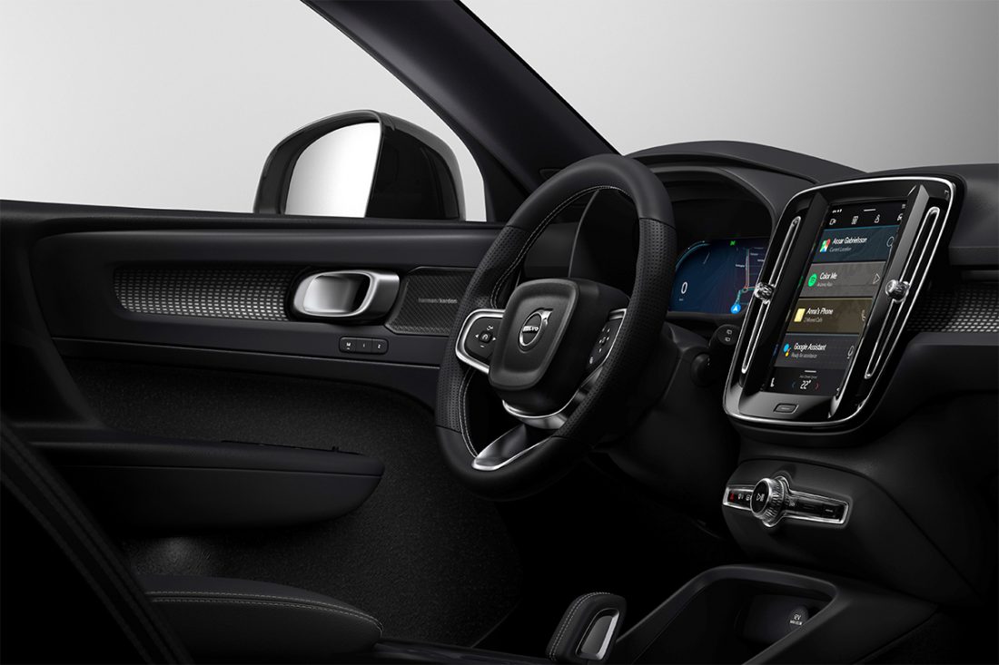 feature_EC_Volvo_XC40_ Volve Google electric SUV interiornte