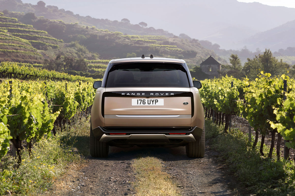 Next generation Range Rover showcases a new pinnacle of luxury